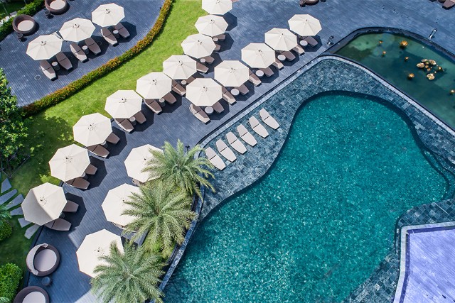 สระว่ายน้ำ