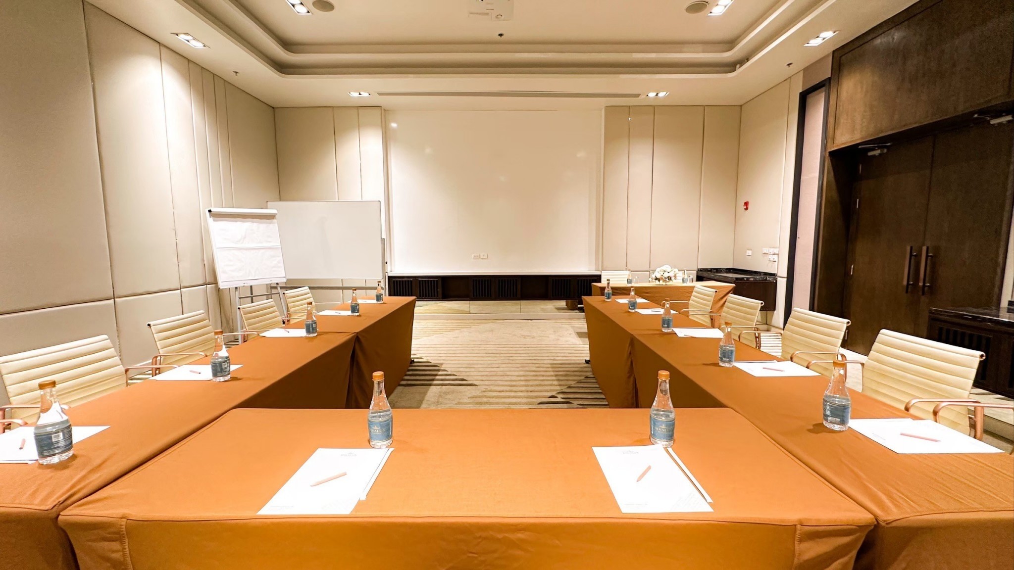 ห้องดาหลา