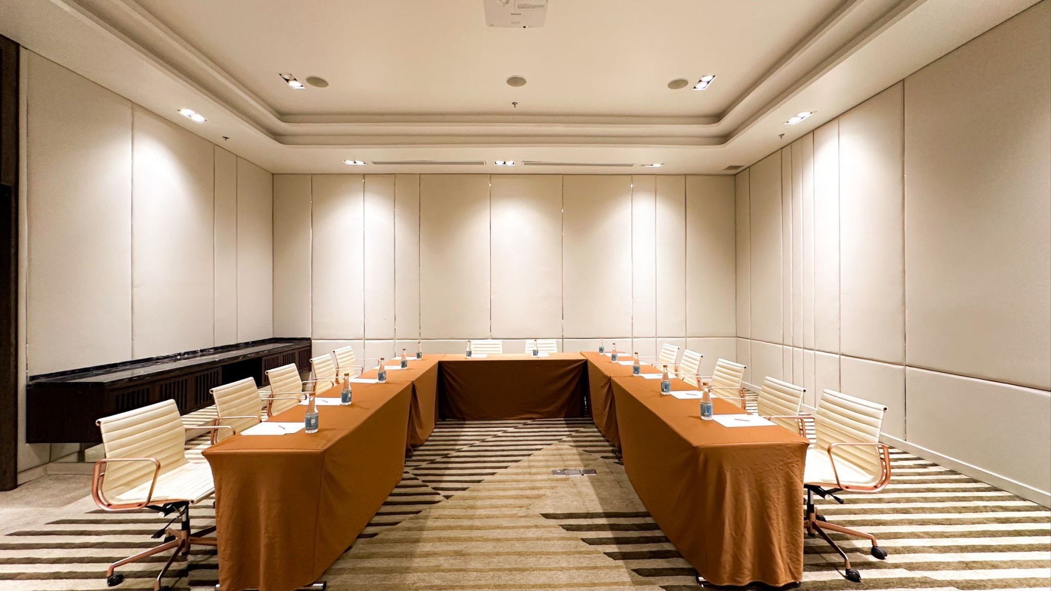 ห้องดาหลา