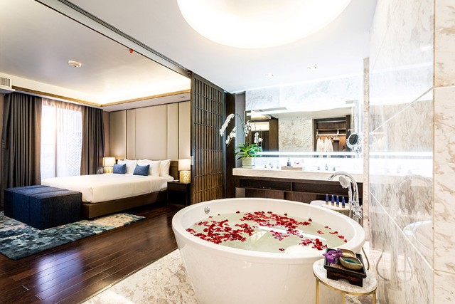 พรีเมียร์ สวีท